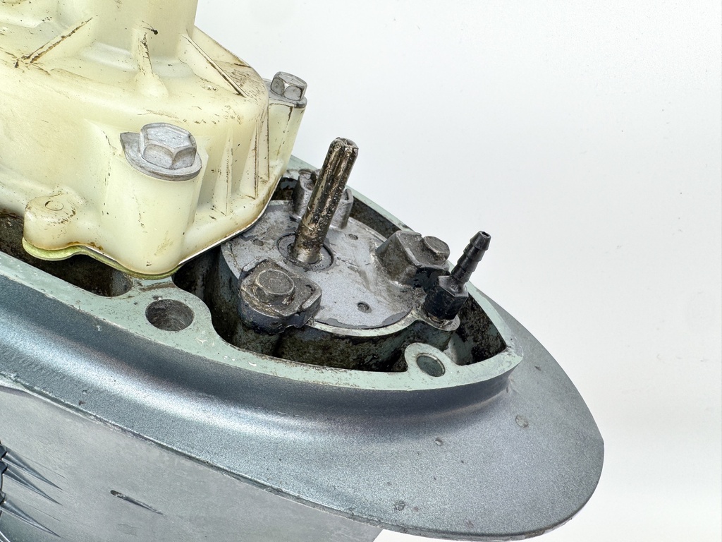 Yamaha 150 175 200 2.6L Outboard 2 Stroke XL Lower Unit Gear Case HPDI OX66 Carb