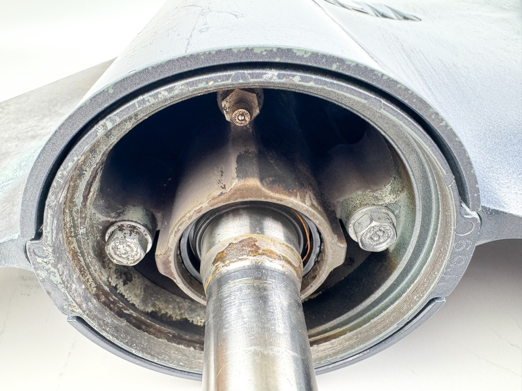 Yamaha 250 225 HP 2 Stroke Outboard 25" XL Lower Unit Gear Case Counter LH