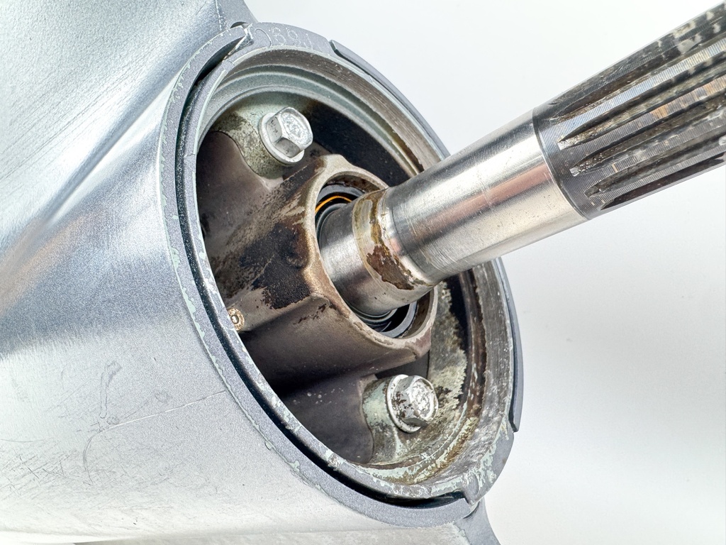 Yamaha 250 225 HP 2 Stroke Outboard 25" XL Lower Unit Gear Case Counter LH