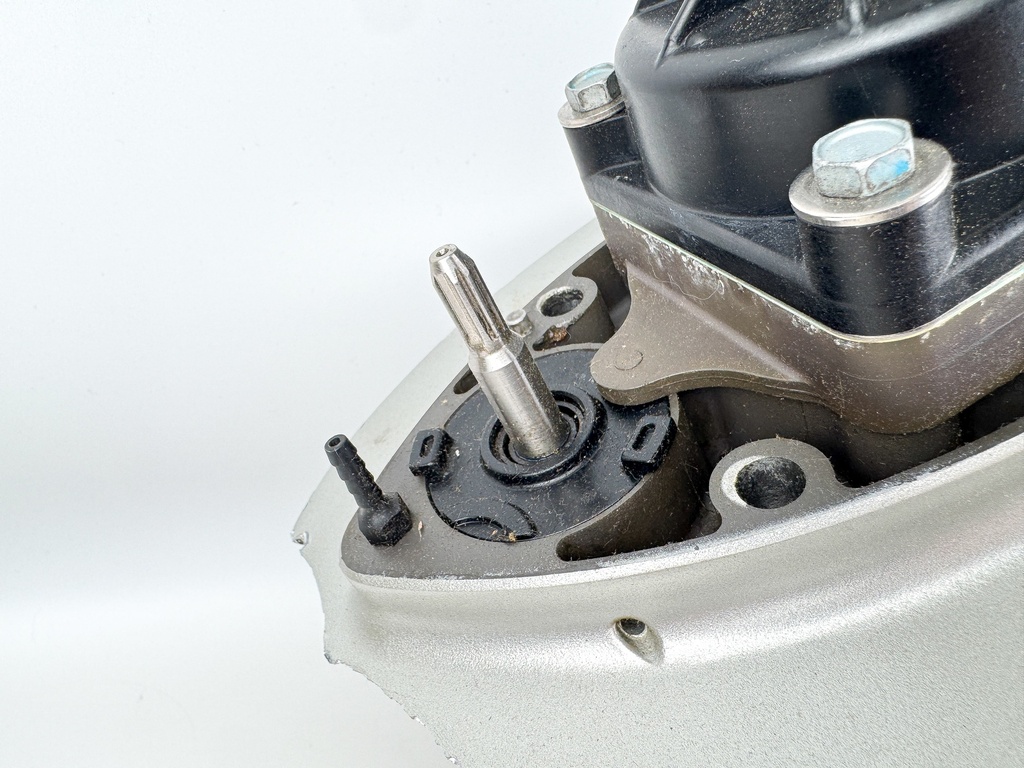 2006 + Honda BF 200 225 HP Outboard 25" XL Lower Unit 41100-ZY3-E03ZA Counter