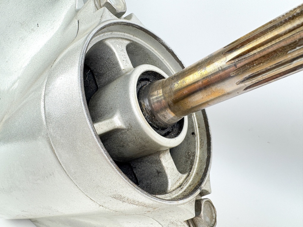 2006 + Honda BF 200 225 HP Outboard 25" XL Lower Unit 41100-ZY3-E03ZA Counter