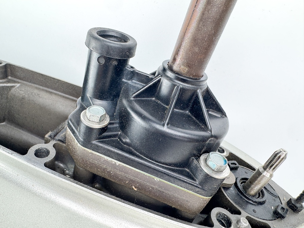 2006 + Honda BF 200 225 HP Outboard 25" XL Lower Unit 41100-ZY3-E03ZA Counter