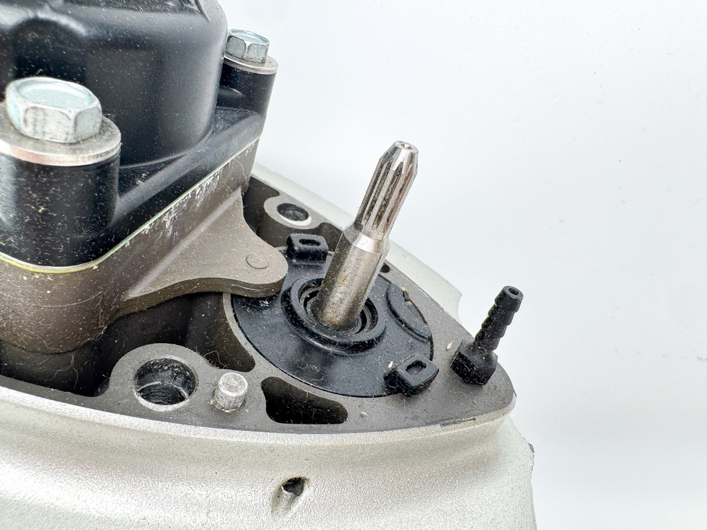 2006 + Honda BF 200 225 HP Outboard 25" XL Lower Unit 41100-ZY3-E03ZA Counter