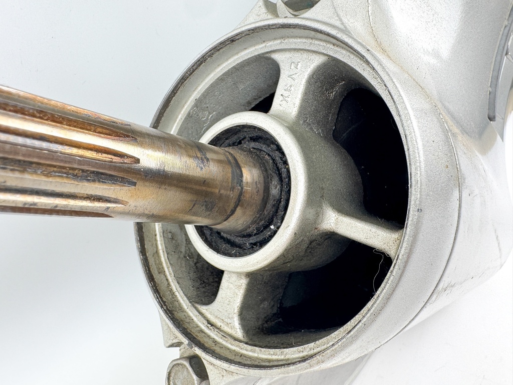 2006 + Honda BF 200 225 HP Outboard 25" XL Lower Unit 41100-ZY3-E03ZA Counter