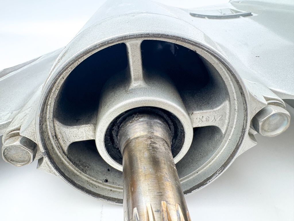 2006 + Honda BF 200 225 HP Outboard 25" XL Lower Unit 41100-ZY3-E03ZA Counter