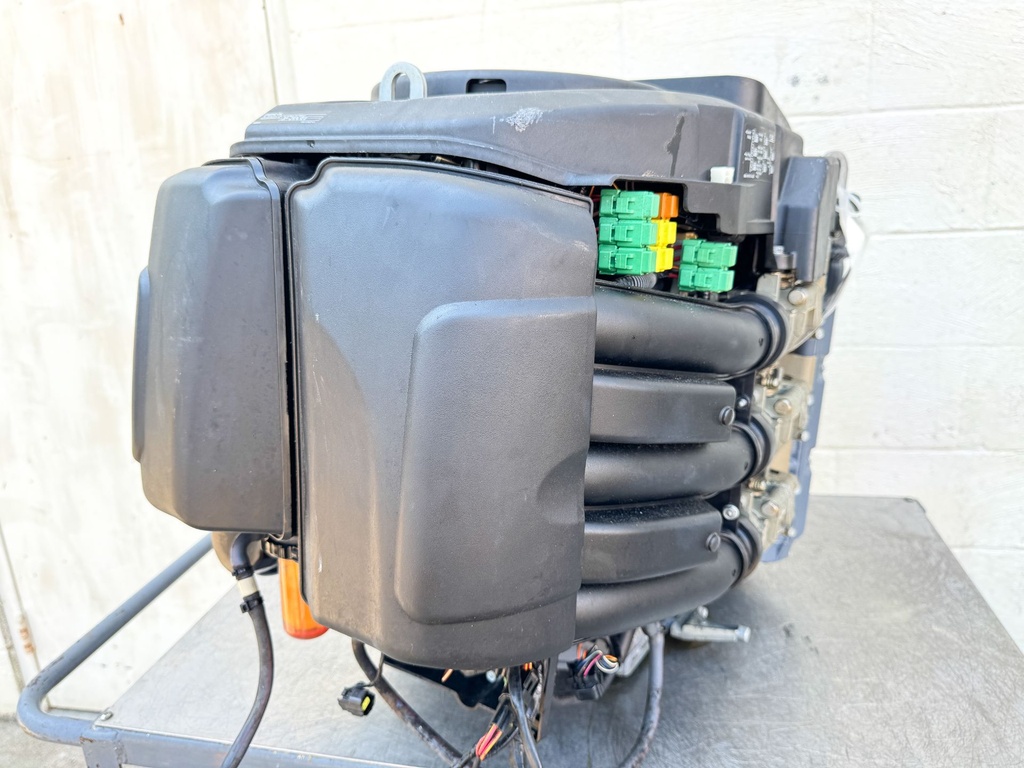 2003 Yamaha 225 HP 4 Stroke Outboard Powerhead - Ready To Install