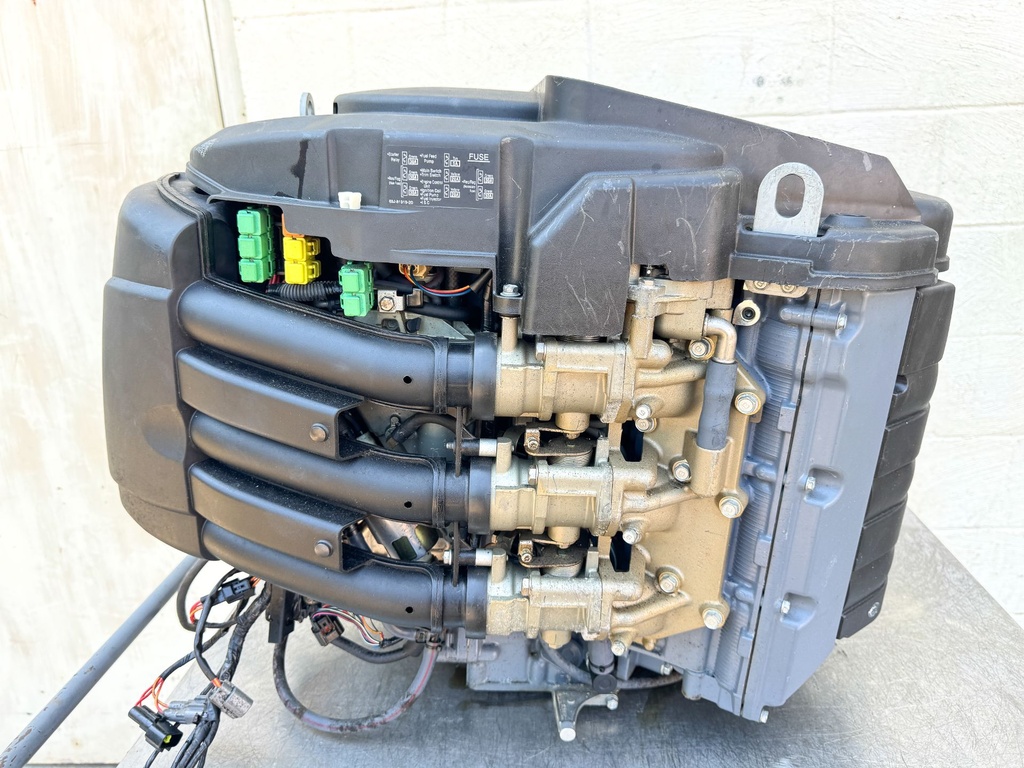 2003 Yamaha 225 HP 4 Stroke Outboard Powerhead - Ready To Install