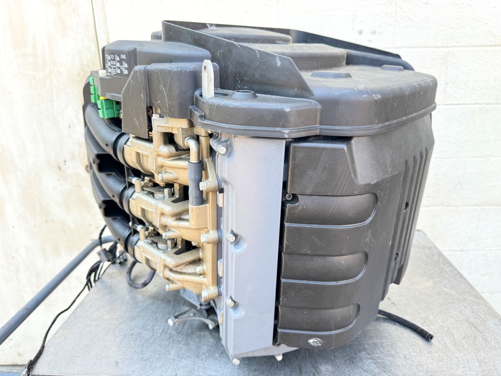 2003 Yamaha 225 HP 4 Stroke Outboard Powerhead - Ready To Install