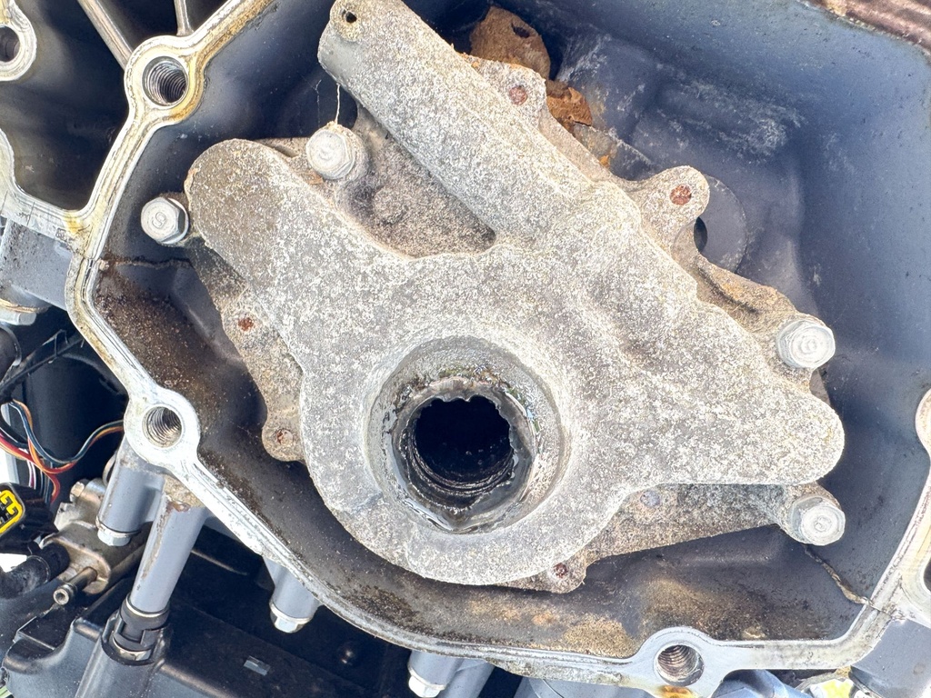 2003 Yamaha 225 HP 4 Stroke Outboard Powerhead - Ready To Install