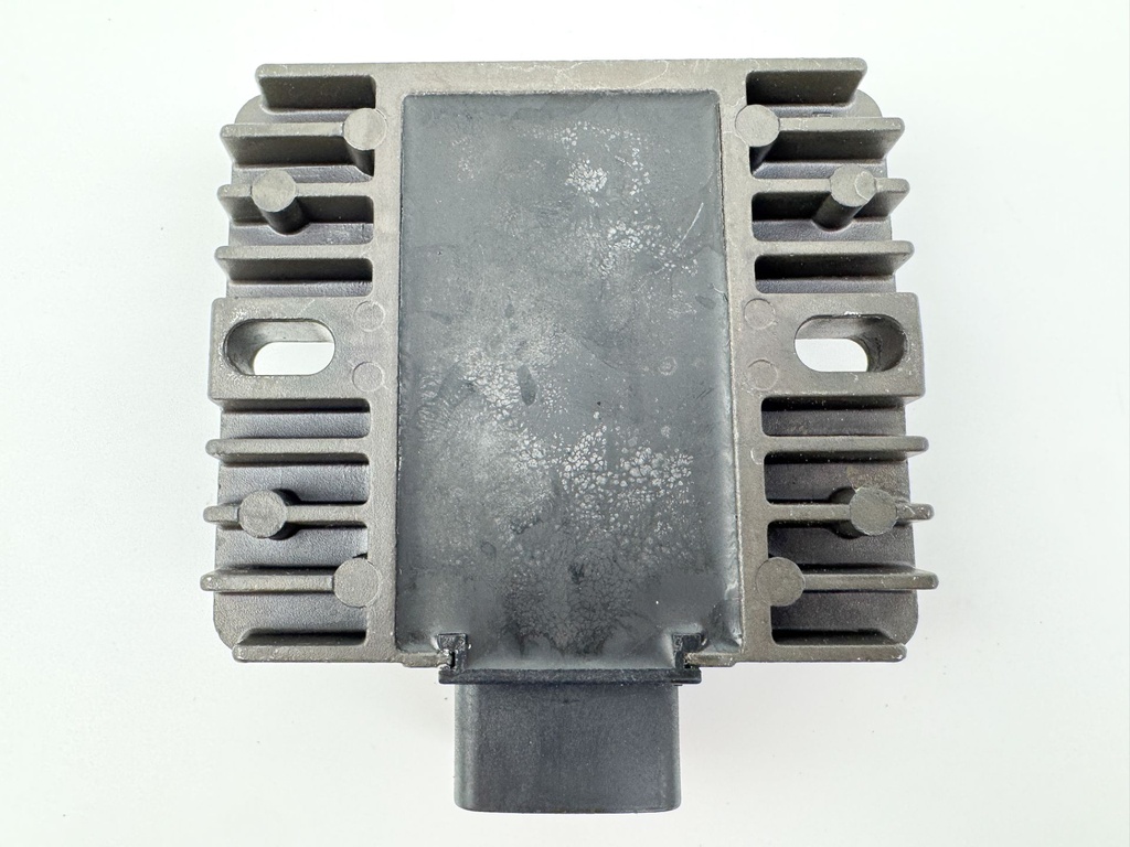 2006 Yamaha 90 HP 4 Stroke Outboard Rectifier & Regulator 6D3-81960-00-00 OEM