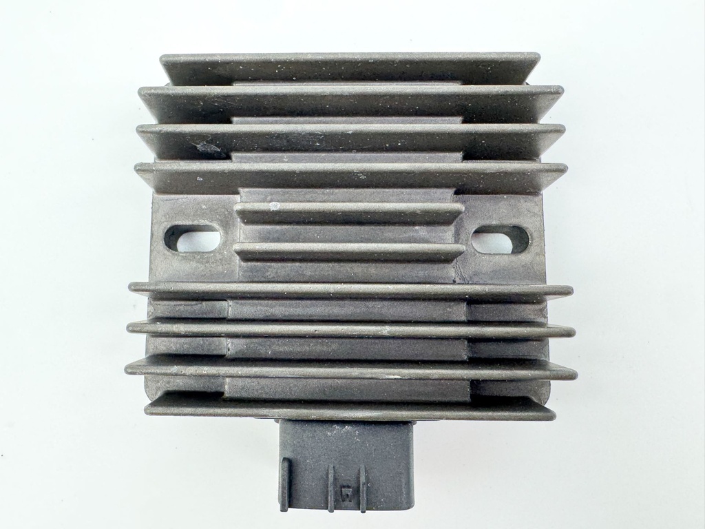 2006 Yamaha 90 HP 4 Stroke Outboard Rectifier & Regulator 6D3-81960-00-00 OEM