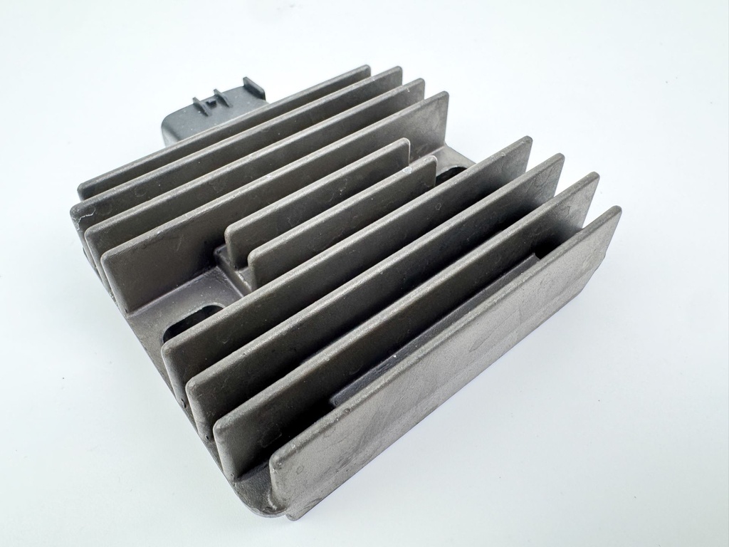 2006 Yamaha 90 HP 4 Stroke Outboard Rectifier & Regulator 6D3-81960-00-00 OEM