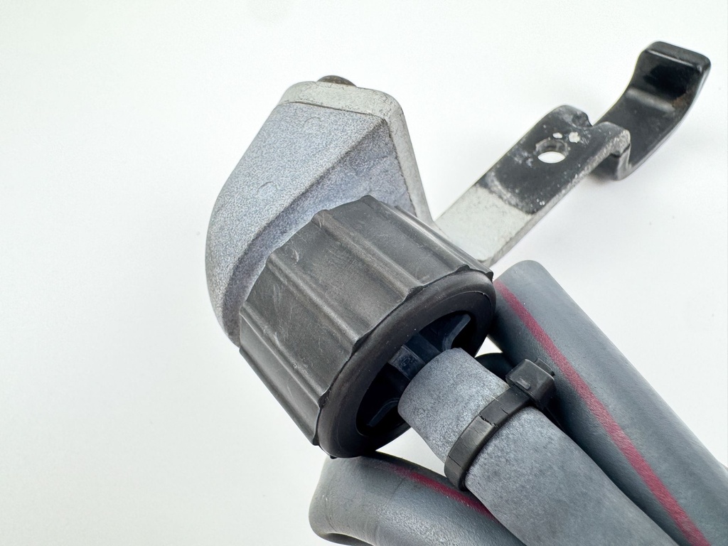 2006 Yamaha 90 HP 4 Stroke Outboard Fresh Water Flush Port 67F-24312-00-00 OEM