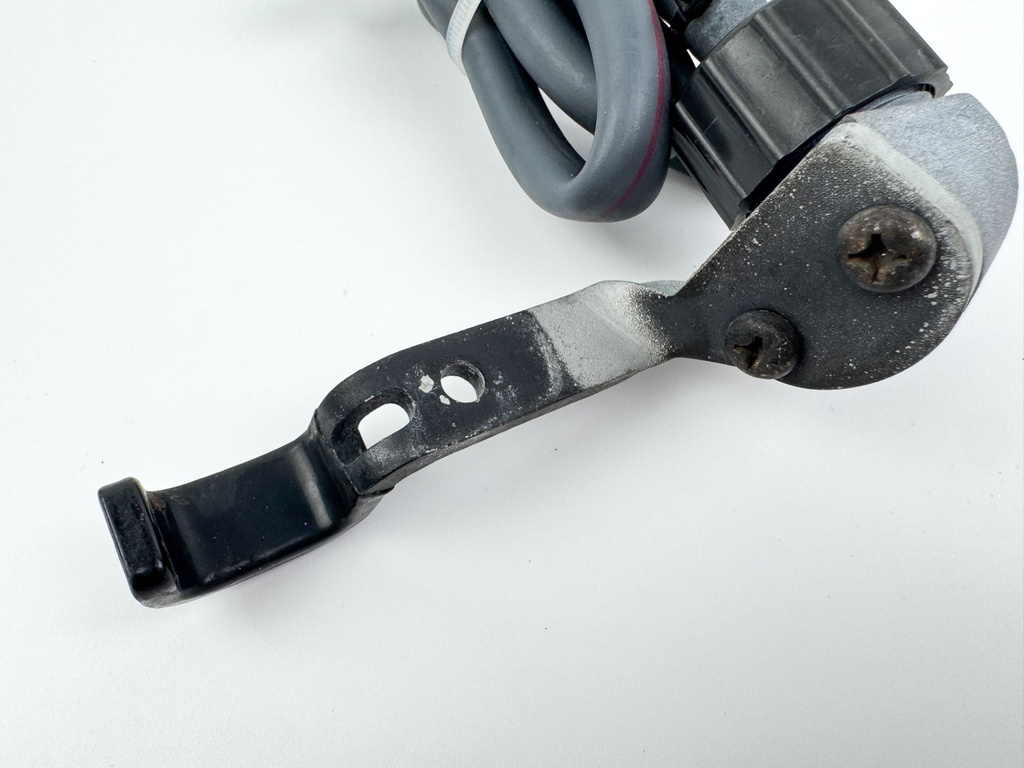 2006 Yamaha 90 HP 4 Stroke Outboard Fresh Water Flush Port 67F-24312-00-00 OEM