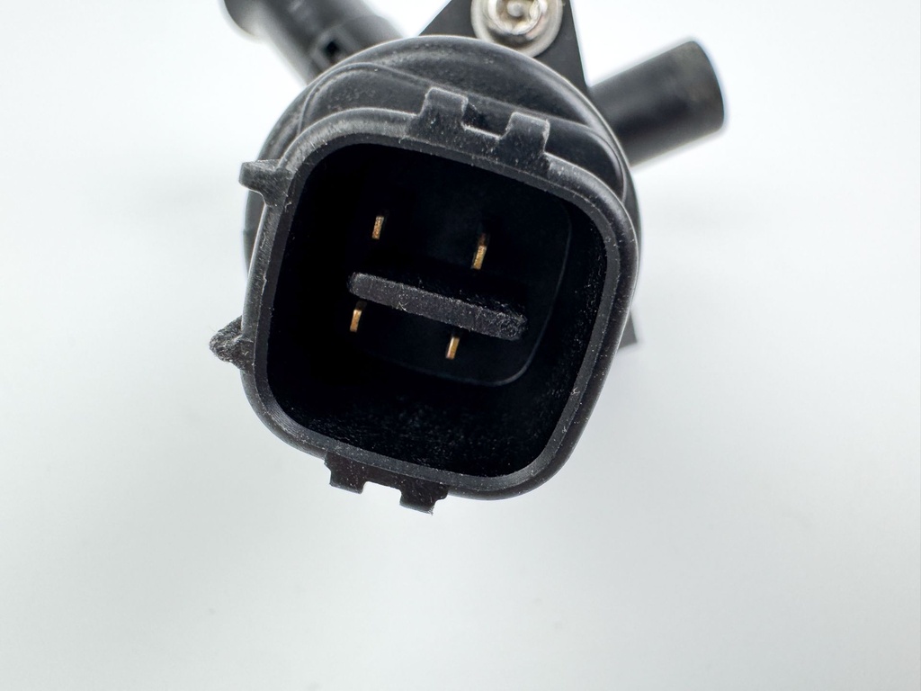 2006 Yamaha 90 HP 4 Stroke Outboard Idle Speed Control Valve ISC IAC 6D8-13105-01-00 OEM