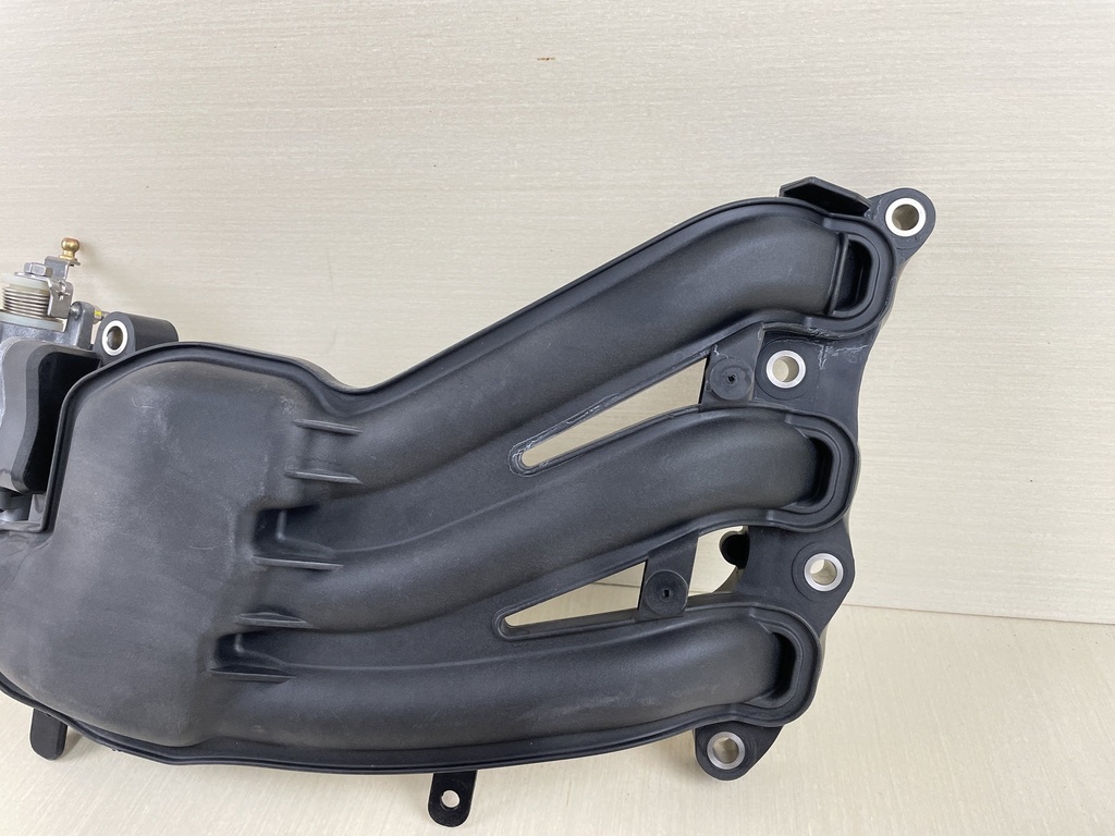 2013 Yamaha 40HP 4 Stroke Outboard Intake Manifold Assembly Throttle 6BG-13641-00-00