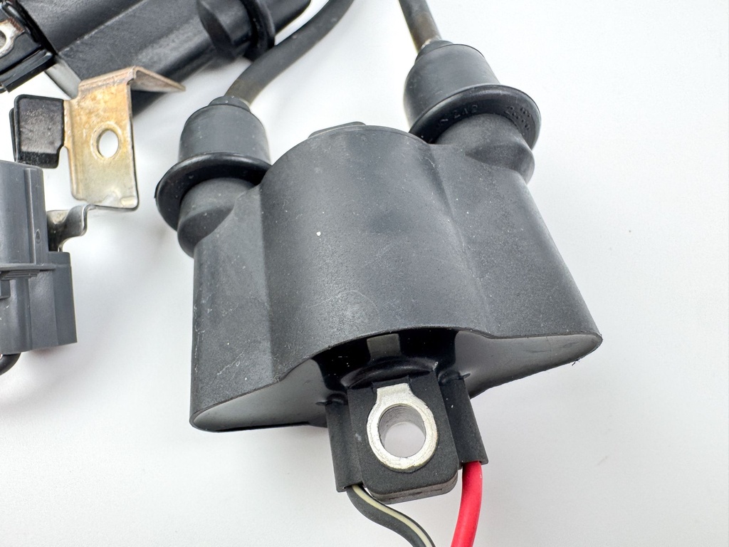 2006 Yamaha 90 HP 4 Stroke Outboard Ignition Coil Set 63P-82310-01-00 OEM