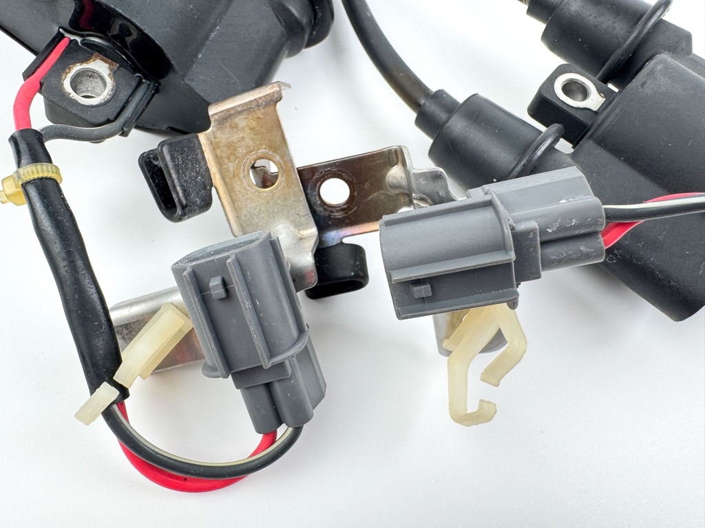 2006 Yamaha 90 HP 4 Stroke Outboard Ignition Coil Set 63P-82310-01-00 OEM