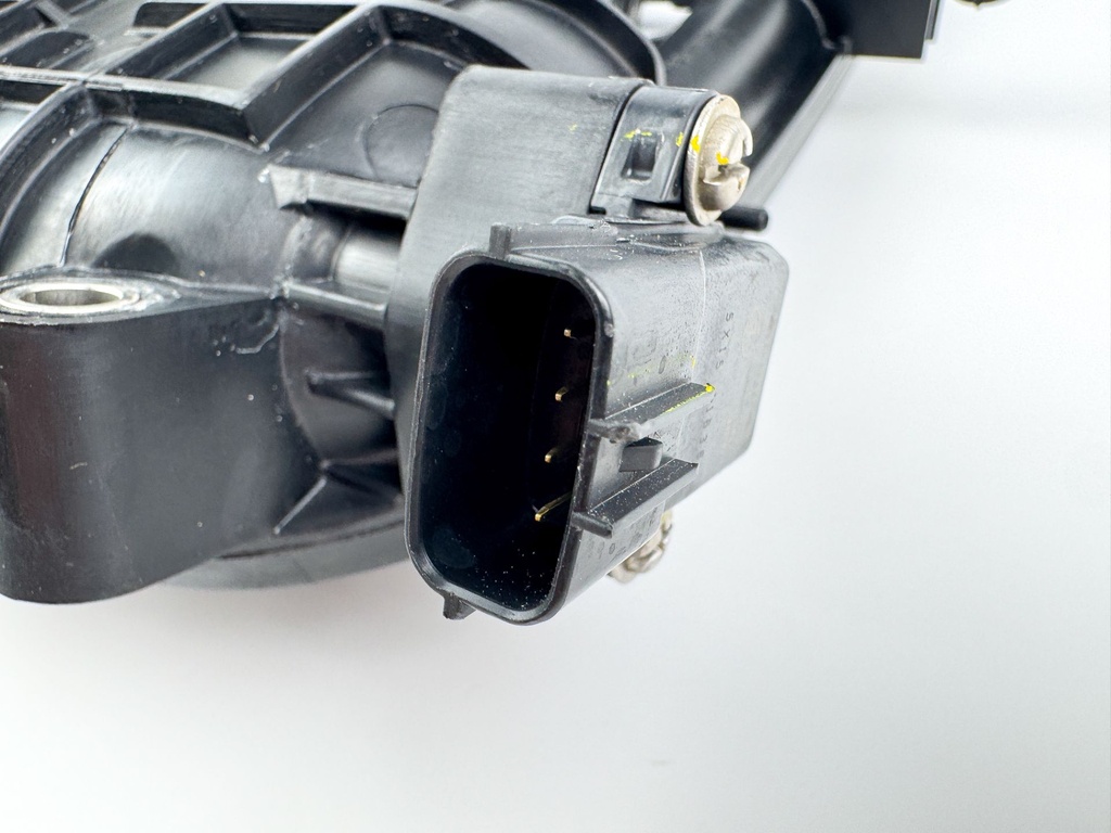 2006 Yamaha 90 HP 4 Stroke Outboard Intake Manifold 6D8-13641-00-00 OEM