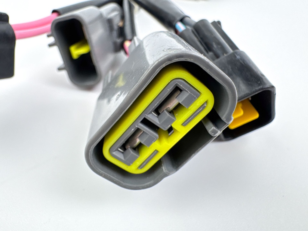 2003 Yamaha 225 HP 4 Stroke Outboard Drive Unit Assembly 69J-83306-00-00 OEM