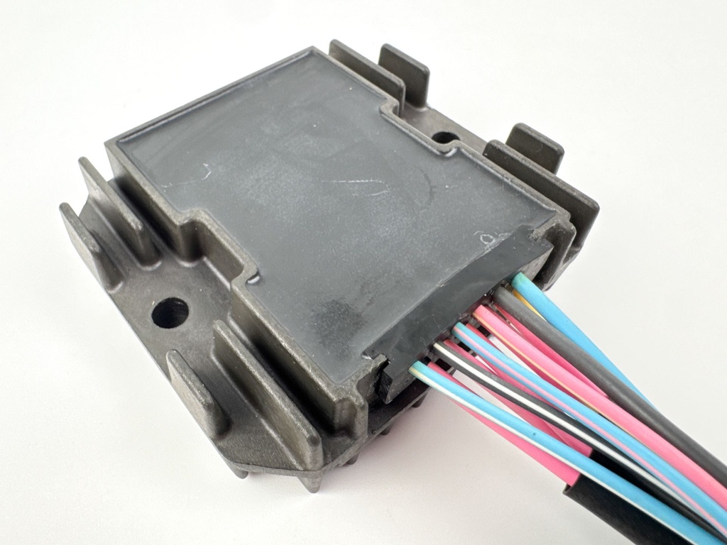 2003 Yamaha 225 HP 4 Stroke Outboard Drive Unit Assembly 69J-83306-00-00 OEM