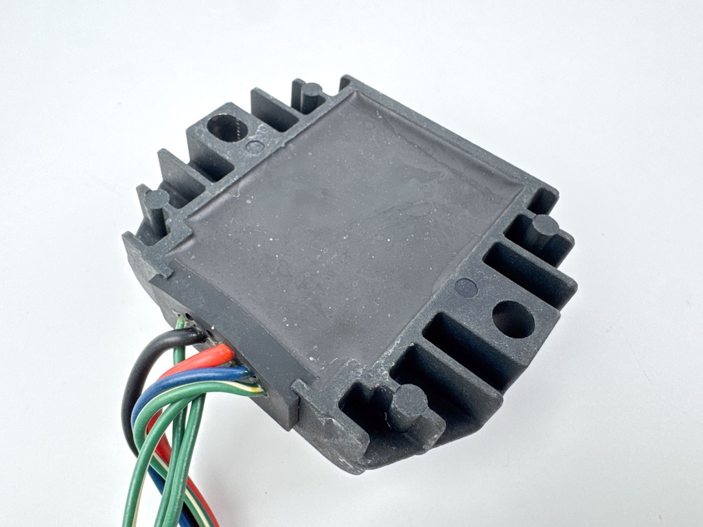 2002 Yamaha 50 HP 4 Stroke Outboard Rectifier & Regulator 64J-81960-00-00 OEM