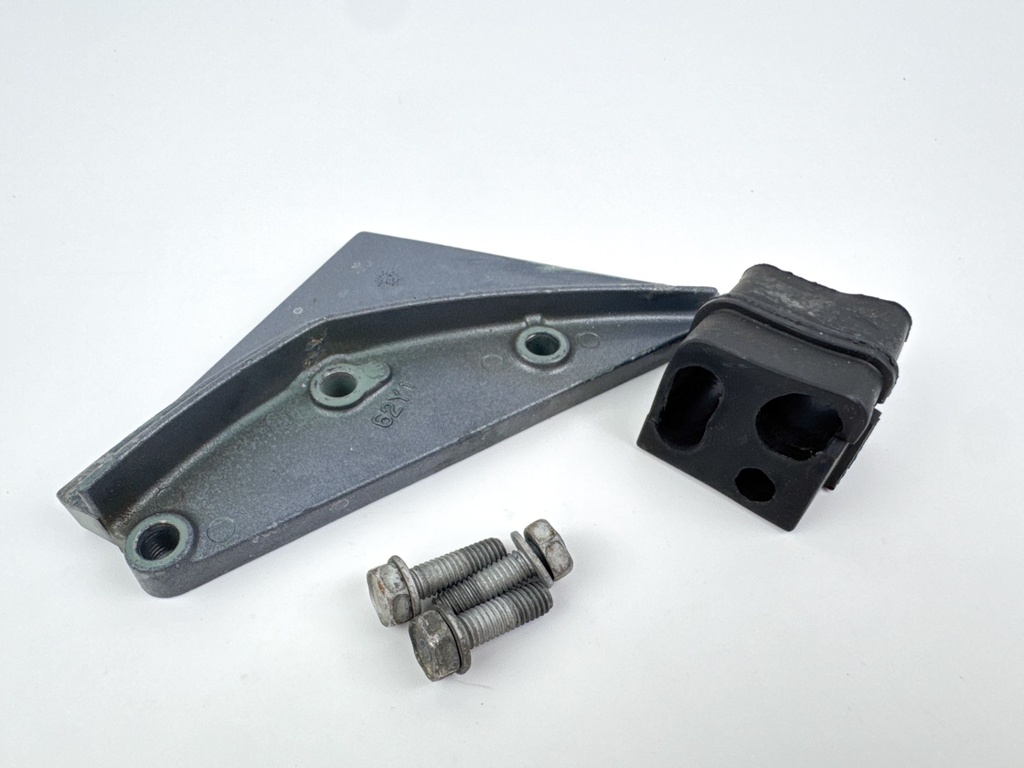 2002 Yamaha 50 HP 4 Stroke Outboard Cable Cover Plate 62Y-42738-01-5B OEM