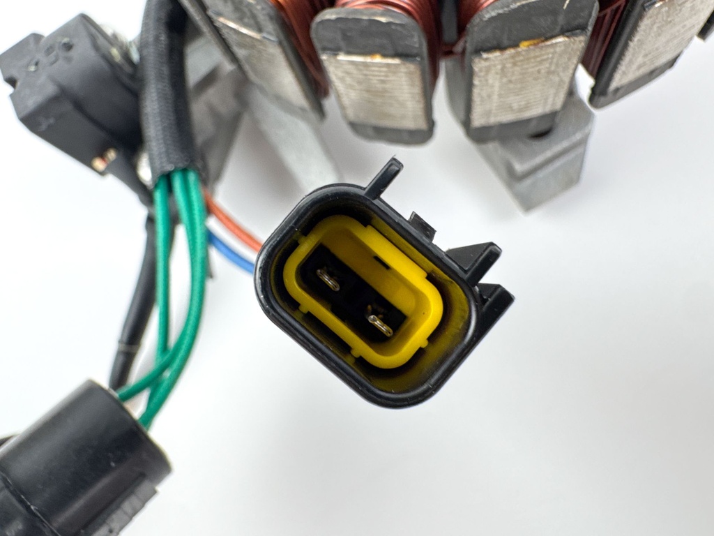 01-2004 Yamaha 50 60 HP 4 Stroke Outboard Stator W/ Base 64J-85510-00-00