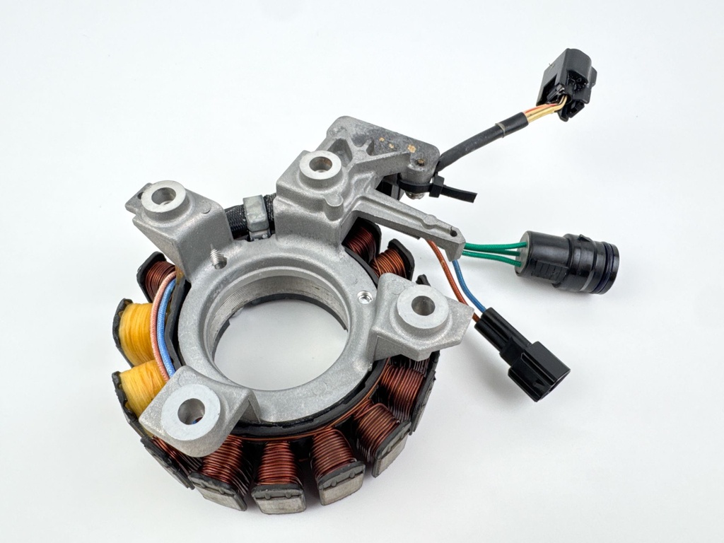 01-2004 Yamaha 50 60 HP 4 Stroke Outboard Stator W/ Base 64J-85510-00-00