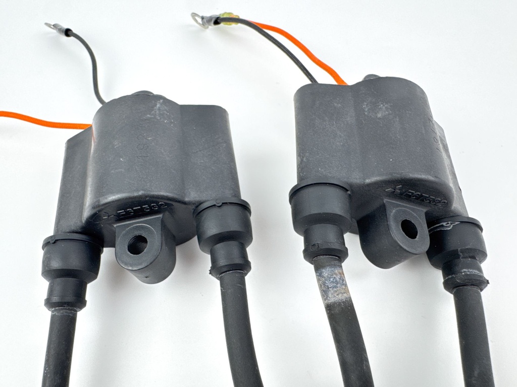 2002 Yamaha 50 HP 4 Stroke Outboard Ignition Coil Set 62Y-85570-00-00 OEM