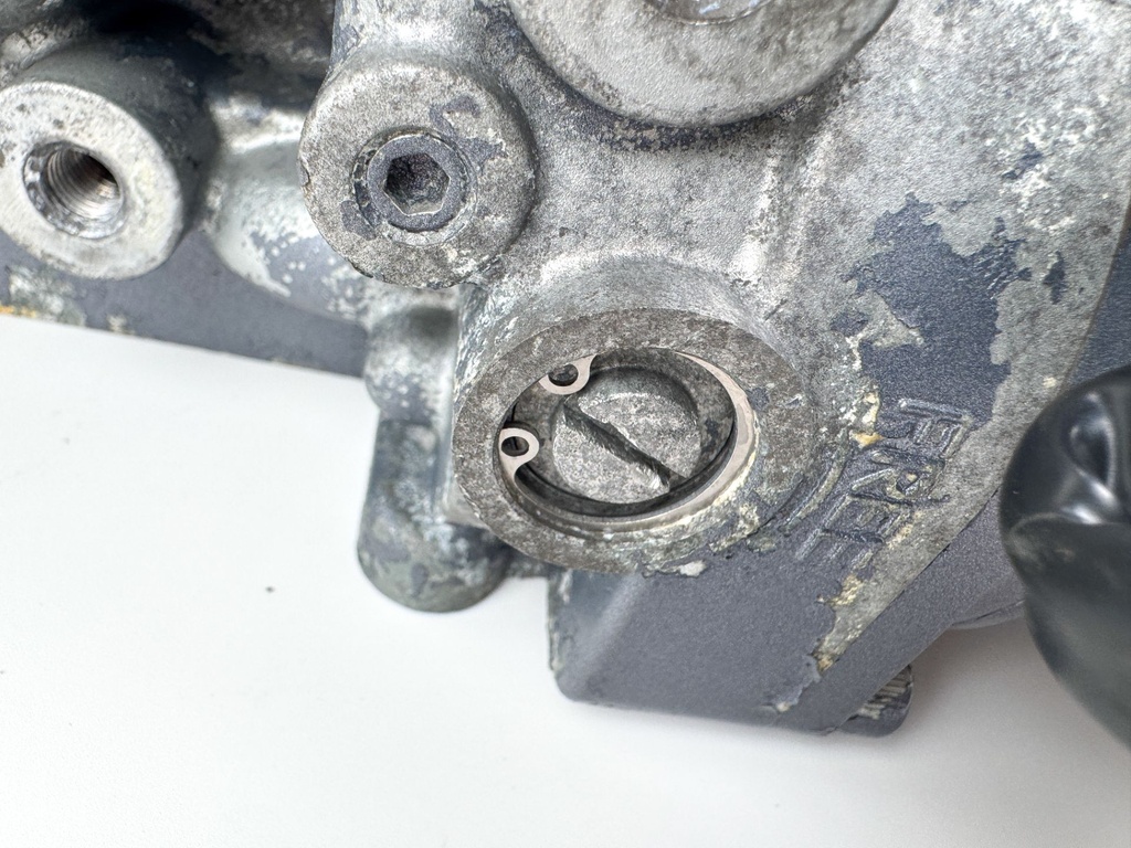 02-18 Yamaha 200 225 250 300 HP 4 Stroke Outboard Power Trim Tilt Unit