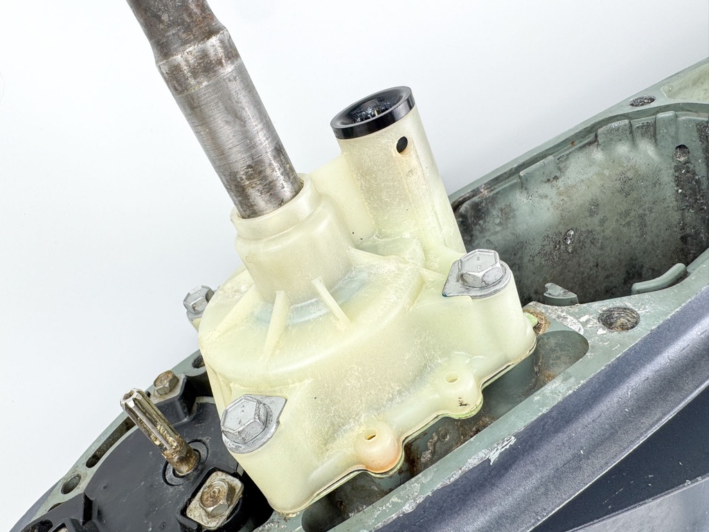 Yamaha 200 225 HP 4 Stroke Outboard 25" XL Lower Unit Gear Case RH 2002-2015