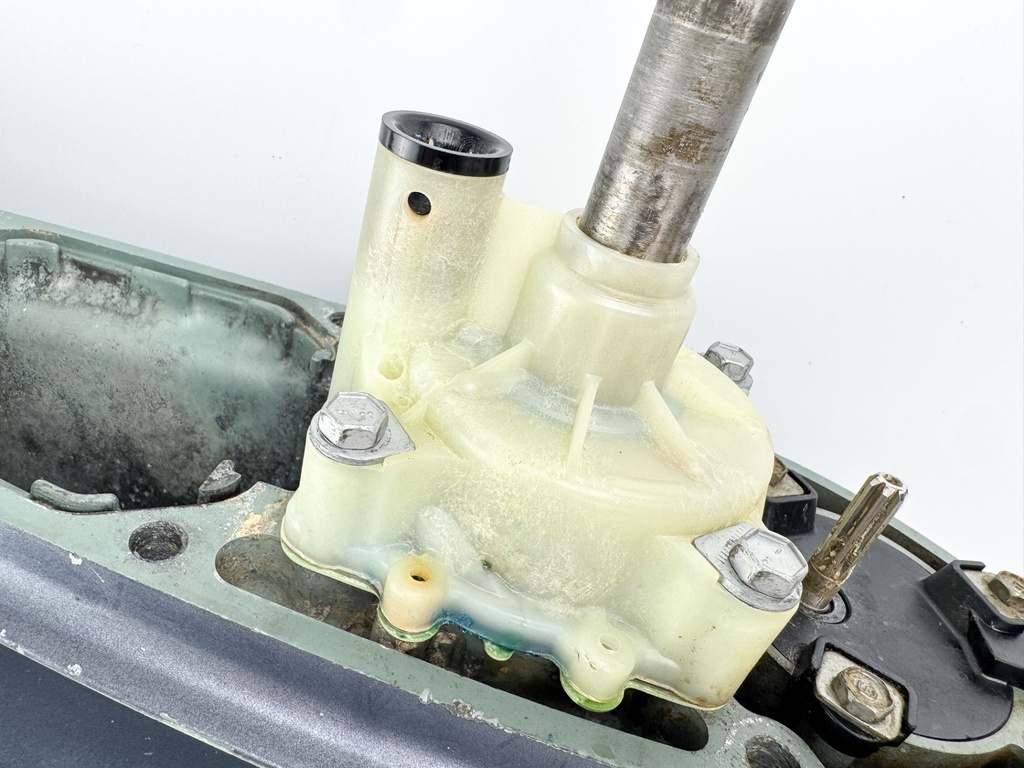 Yamaha 200 225 HP 4 Stroke Outboard 25" XL Lower Unit Gear Case RH 2002-2015