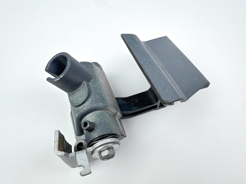 2003 Yamaha 225 HP 4 Stroke Outboard Latch Handle Set 69J-42816-00-8D OEM