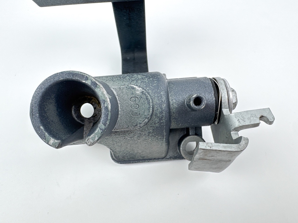 2003 Yamaha 225 HP 4 Stroke Outboard Latch Handle Set 69J-42816-00-8D OEM