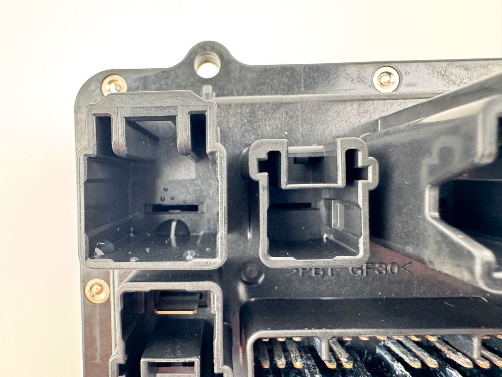 2013 Yamaha 250 HP 4 Stroke Outboard Fuse Box 6CB-82170-00-00 OEM