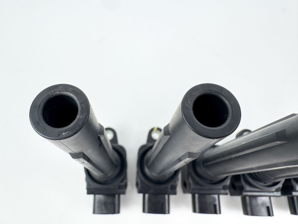 2013 Yamaha 250 HP 4 Stroke Outboard Ignition Coil Set 6CB-82310-00-00 OEM