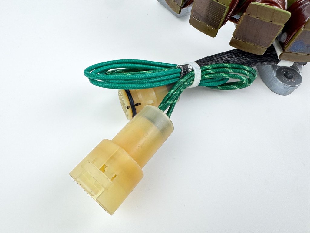 2013 Yamaha 250 HP 4 Stroke Outboard Stator Assembly 6CB-81410-00-00 OEM