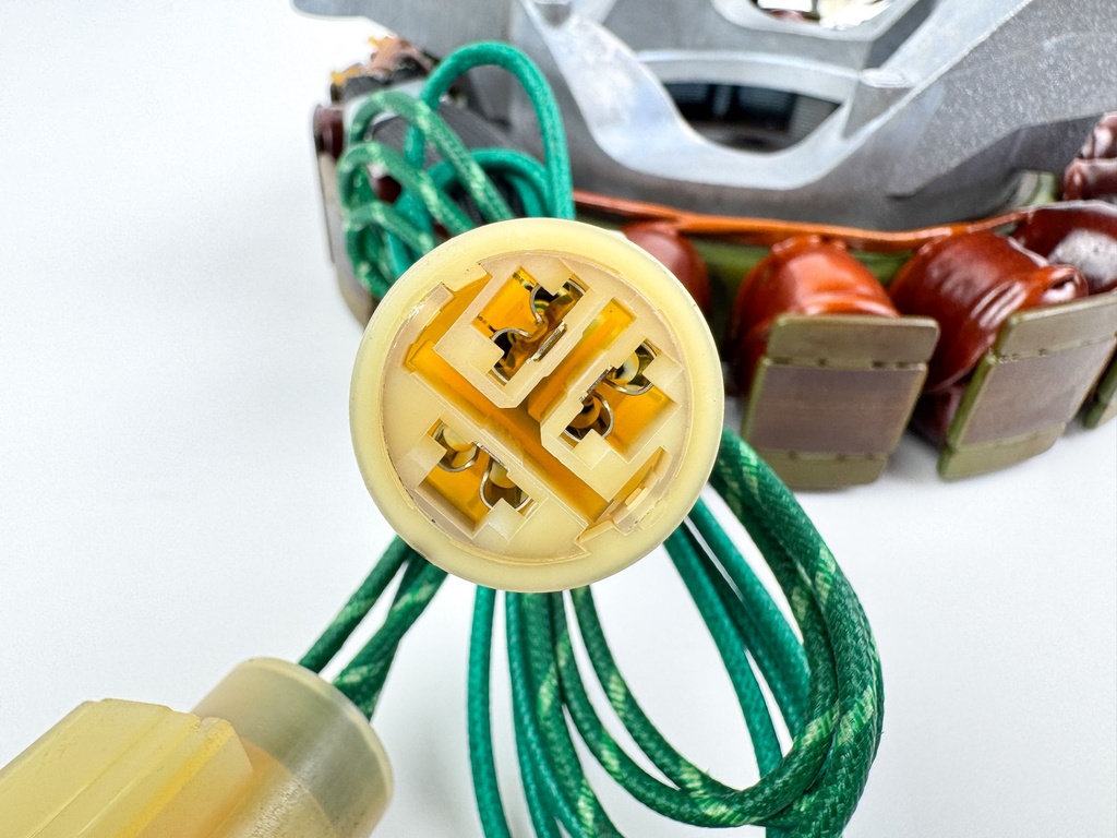 2013 Yamaha 250 HP 4 Stroke Outboard Stator Assembly 6CB-81410-00-00 OEM