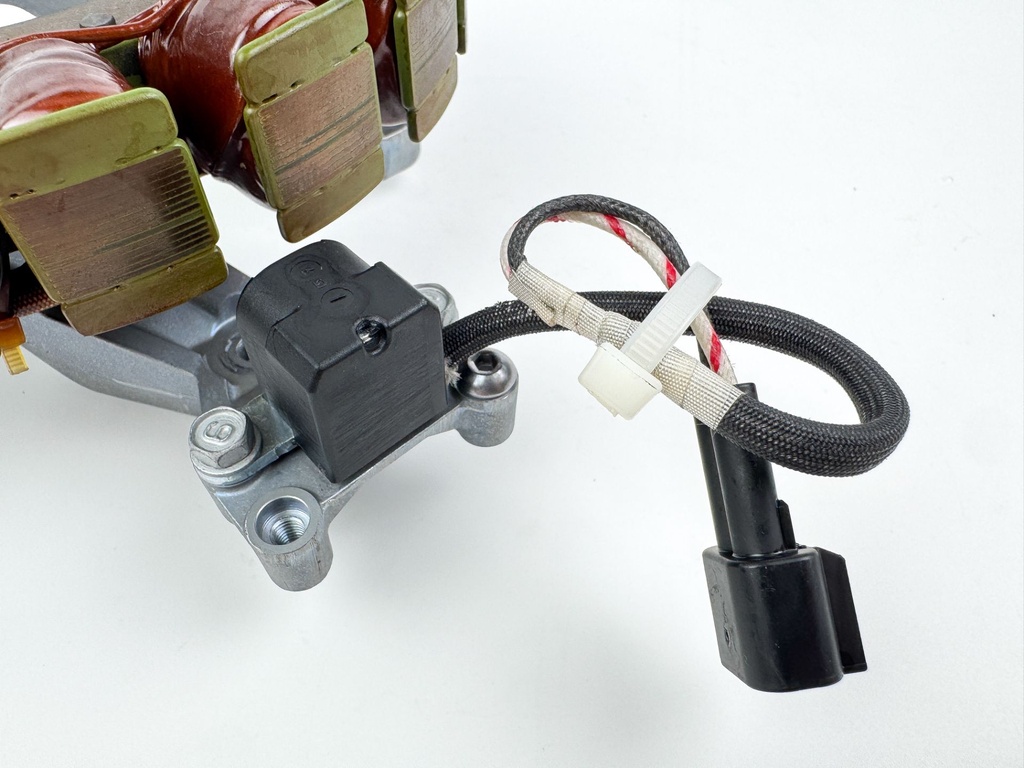 2013 Yamaha 250 HP 4 Stroke Outboard Stator Assembly 6CB-81410-00-00 OEM