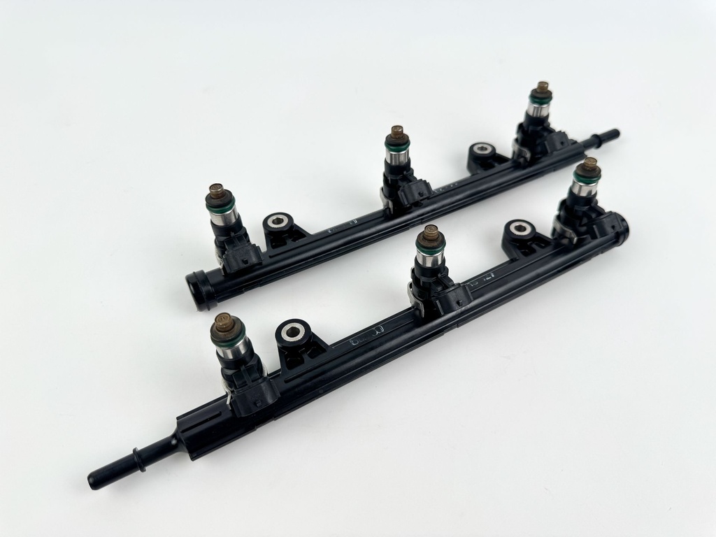 2013 Yamaha 250 HP 4 Stroke Outboard Fuel Injector Set W/ Rail 6AW-13761-00-00 OEM