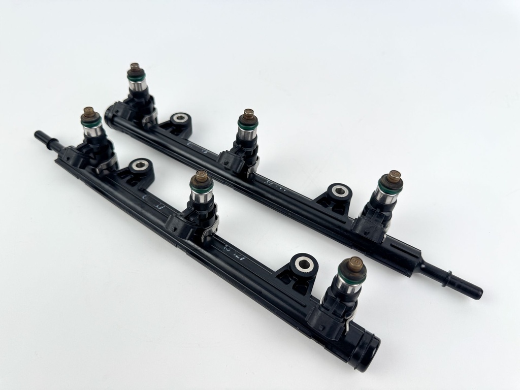 2013 Yamaha 250 HP 4 Stroke Outboard Fuel Injector Set W/ Rail 6AW-13761-00-00 OEM