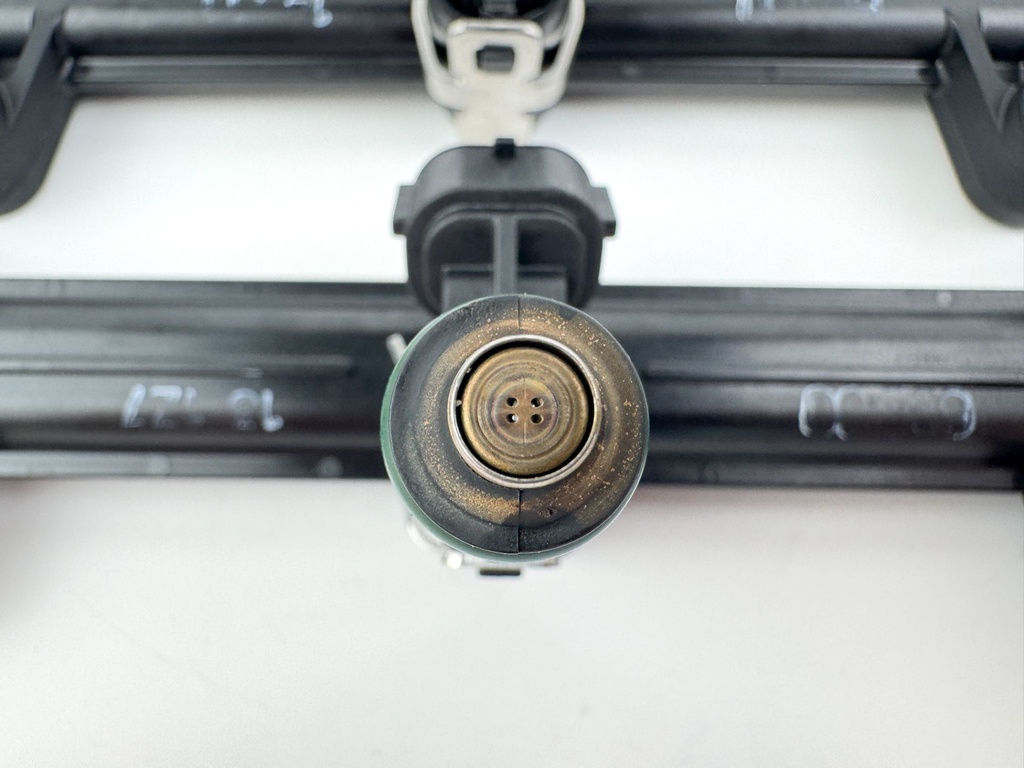 2013 Yamaha 250 HP 4 Stroke Outboard Fuel Injector Set W/ Rail 6AW-13761-00-00 OEM