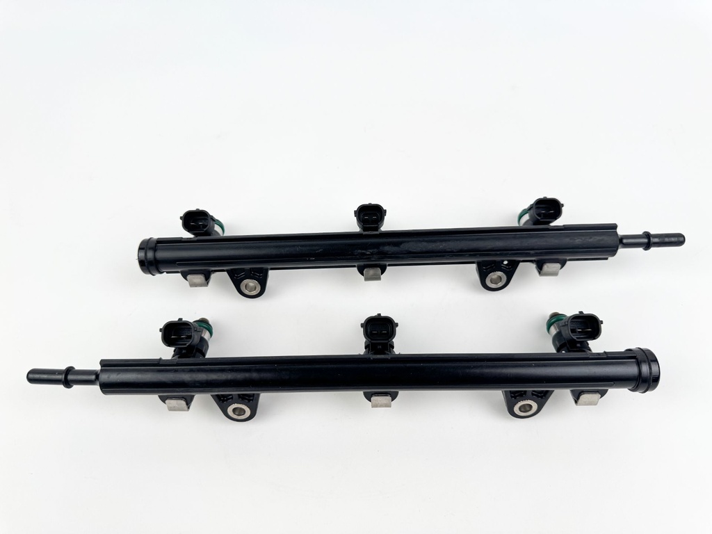 2013 Yamaha 250 HP 4 Stroke Outboard Fuel Injector Set W/ Rail 6AW-13761-00-00 OEM