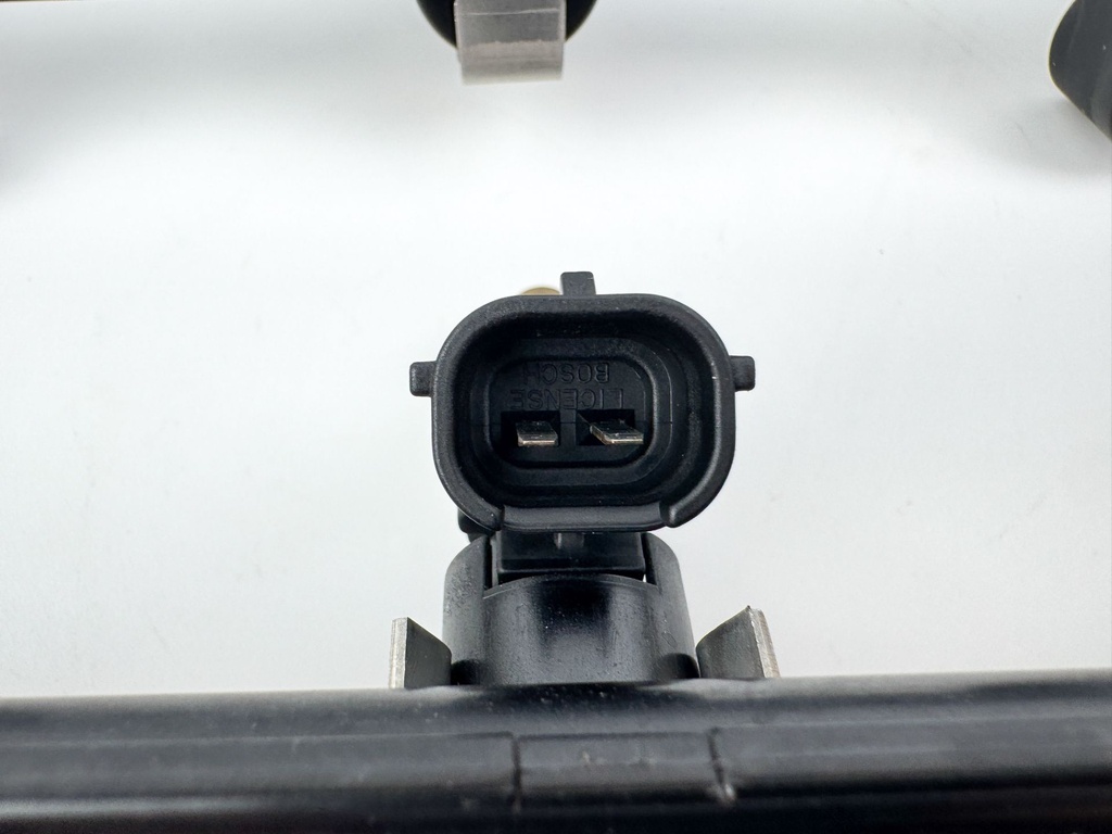 2013 Yamaha 250 HP 4 Stroke Outboard Fuel Injector Set W/ Rail 6AW-13761-00-00 OEM