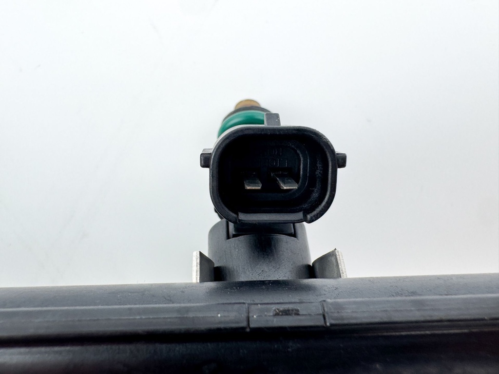 2013 Yamaha 250 HP 4 Stroke Outboard Fuel Injector Set W/ Rail 6AW-13761-00-00 OEM