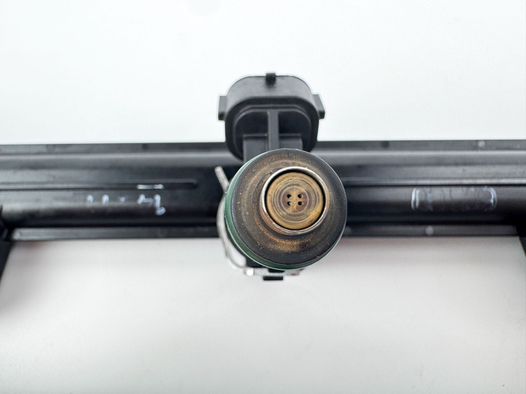 2013 Yamaha 250 HP 4 Stroke Outboard Fuel Injector Set W/ Rail 6AW-13761-00-00 OEM