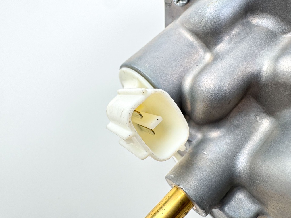 2013 Yamaha 250 HP 4 Stroke Outboard VST Float Chamber Assembly 6CB-14180-05-00 OEM