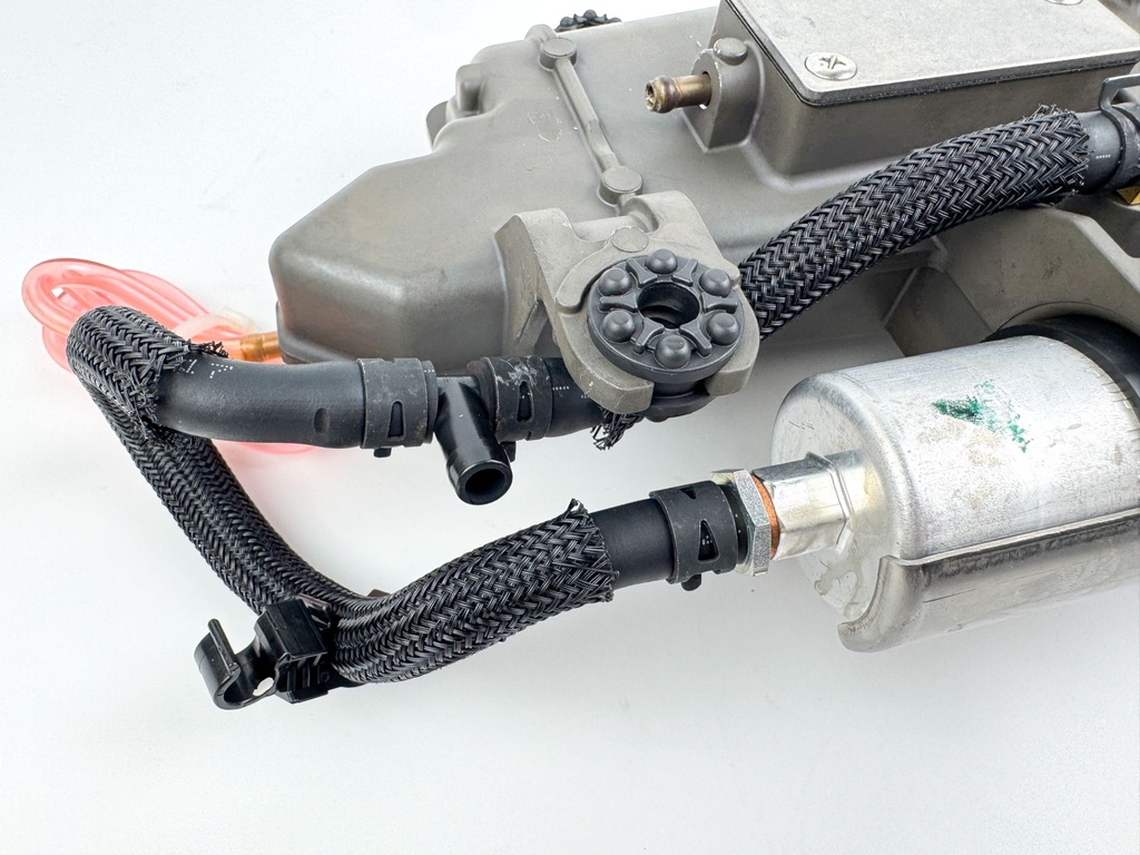 2013 Yamaha 250 HP 4 Stroke Outboard VST Float Chamber Assembly 6CB-14180-05-00 OEM