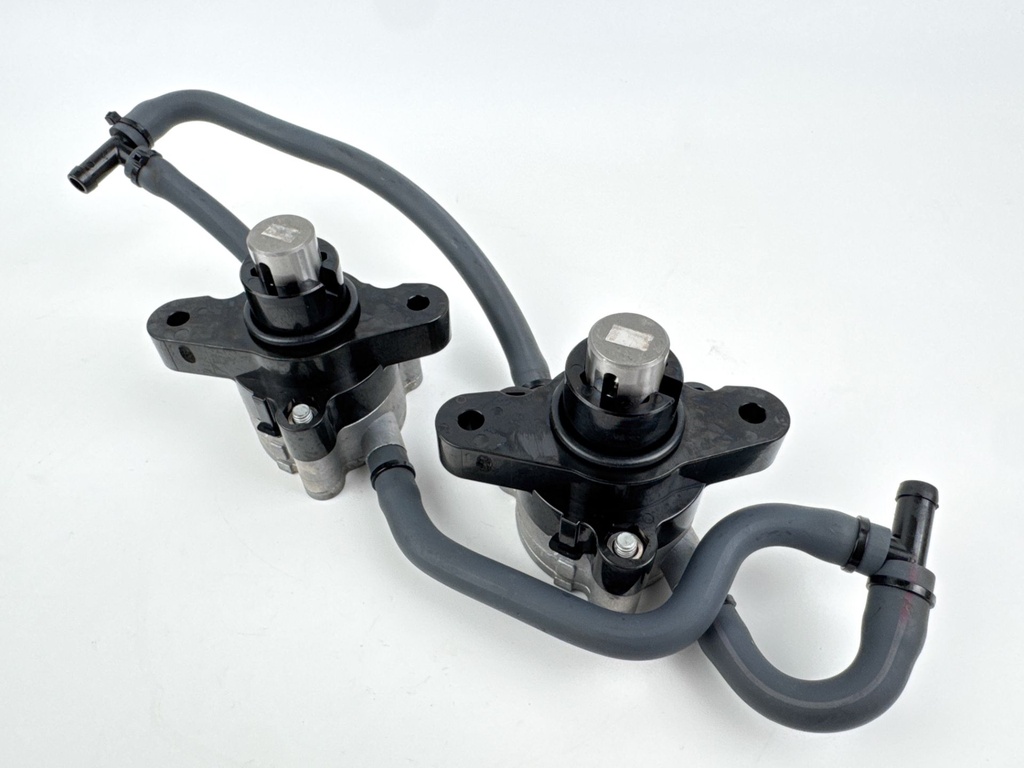 2004 Yamaha 150 HP 4 Stroke Outboard Fuel Pump 63P-24410-00-00 OEM